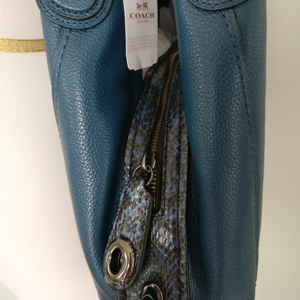 Sold - Coach Edie 31 Mixed Materials Snake Mineral - Picture 4 of 7